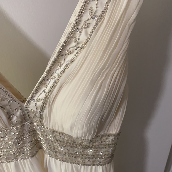 Dress to impress, Beautiful dress, night gown, delicate, simple elegance size 2 - Picture 10 of 11